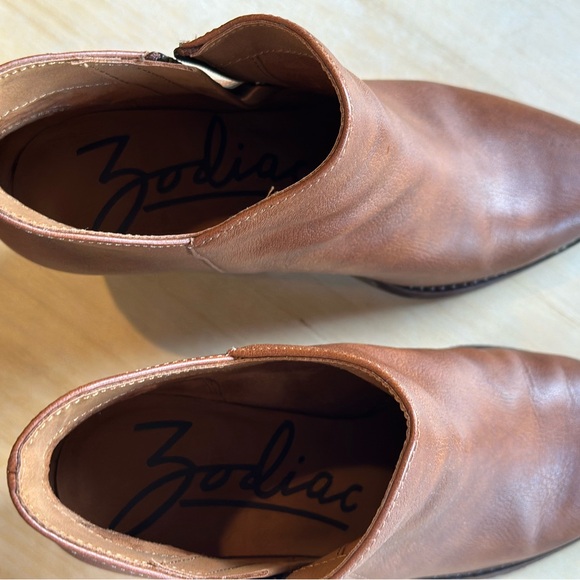 Zodiac Chestnut Ankle Booties - Picture 6 of 7